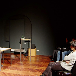 Literatur Hotel: Gundi Feyrer und Dieter Sperl.Einführungen: Alexandrea Millner und Paul Pechmann, Gespräch: Alexandra Millner, KULTUM [Cubus|, 6.11.2024, Foto: J. Rauchenberger