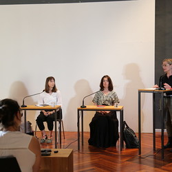 Literatur.Gegenüber, WIR WACHEN IN FREMDEN AUGEN, 20210609. Foto: KULTUM