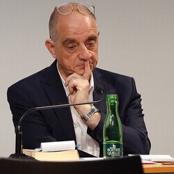                                 LITERATUR HOTEL: Vom Was und Wie. Die Essays von Franz Josef Czernin und Ferdinand Schmatz, KULTUM Literatur, 4. Juni 2025Lesungen und Gespr?ch. Begr??ung Paul PechmannModeration Ronald Pohl. Eine Kooperationsverans