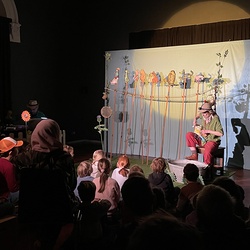 JUNGES PUBLIKUM_PUH DER BÄR_Hör- u. Schaubühne Stuttgart. Foto: KULTUM/Hopper