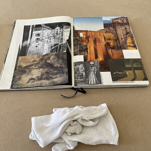 Michael ENDLICHER, Klebebücher, 2018-2024, Ausstellungsansicht: Michael Endlicher: ZEICHEN SPRACHE IRONIE, KULTUM Graz, 11. Mai bis 13. Juli 2024, Kurator: Johannes Rauchenberger