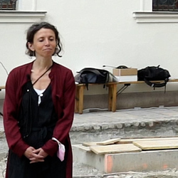 Gastkuratorin Katrin Bucher Trantow und Kurator Johannes Rauchenberger führen in die Ausstellung ein. 