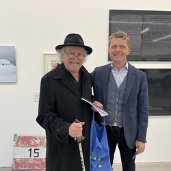 Eröffnung des Spiegelgitterhauses Gleisdorf (Sammlung Wolf) durch Bürgermeister Christoph Stark, Landeshauptmann Christopher Drexler und Diözesanbischof Wilhelm Krautwaschl.Laudatio: Walter Prügger,Einführung in die Ausstellung 'WENDEZEITEN/ZEITENW