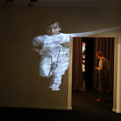 NINAVALE. Ausstellungsaufbau. 'Paradise is temporarily closed. God' KULTUM Graz, 24. Oktober 2020 bis 12. Dezember 2020. Foto: KULTUM/Andrea Hopper