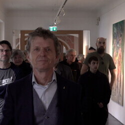 'Crosses': 12. Themenführung mit Kutator Johannes Rauchenberger in der Ausstellung 'Gott hat kein Museum', special guest: Guillaume Bruere (Berlin)