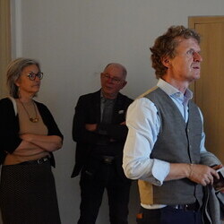                                 Führung von Kurator Johannes Rauchenberger durch die Ausstellung: 'Maaria Wirkkala: NUN MEHR – MEANTIME', 14. Mai 2025