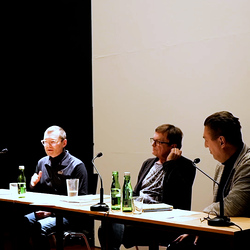 Doppelte Gäste: Thomas Ballhausen und Ferdinand Schmatz – 500 mg Orpheus Forte. | 17. November 2023 | Einführung: Barbara Rauchenberger  | Moderation des Gesprächs: Helwig Brunner. Foto: J. Rauchenberger