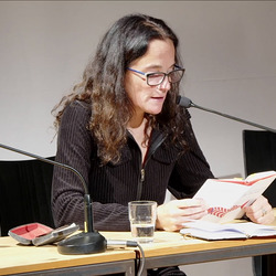 Elke Laznia liest aus: „fischgrätentage“ (müry salzmann, 2024) Doppelte Gäste: Olga Martynova und Elke Laznia am 15. November 2024 im KULTUM. Einführung: Barbara Rauchenberger Gesepräch: Helwig Brunner