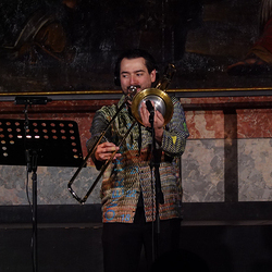 Abschluss der 4. Blumenbergtage am 14.3.26 im Minoritensaal mit einem Live-Hörspiel inszeniert von büro lunaire, nach einem Text von Stefan Schmitzer, mit Kompositionen von A. Bauer, T. Urban, F. Kindlinger, G. T. Pérez, R. Schinwald. Tontechnik B. A