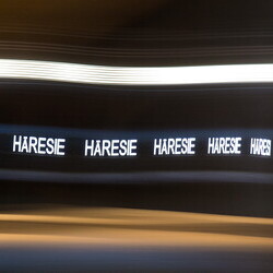 Ruth Schnell, CUIUS REGIO – WES DAS LAND  (WHOSE REALM), 2018/2022,  Kunststoff und Leuchtdioden, KULTUMUSEUM Graz, aus: Last&Inspiration. 800 Jahre Diözese Graz-Seckau (2018), adaptiert für KULTUMUSEUM Graz, 2022