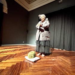 D'ÄRDGEISS_Figurentheater Margrit Gysin / Schweiz. Foto: KULTUM/A. Hopper