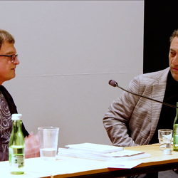 Doppelte Gäste: Thomas Ballhausen und Ferdinand Schmatz – 500 mg Orpheus Forte. | 17. November 2023 | Einführung: Barbara Rauchenberger  | Moderation des Gesprächs: Helwig Brunner. Foto: J. Rauchenberger