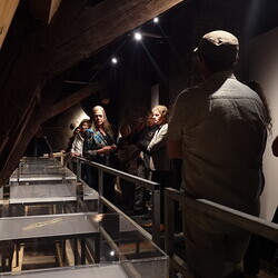 aktuelle kunst in Graz, Galerientage 2026: Künstleringespräch mit Claudia Schink und Themenführung #14 bei 'Gott hat kein Museum' mit Kurator Johannes Rauchenberger.  KULTUMUSEUM Graz, 25.4.2026