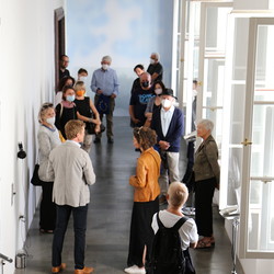 KURATORINNENFÜHRUNG, Juli 2021, Ausstellung EINATMEN-AUSATMEN. Foto: KULTUM