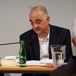                                 LITERATUR HOTEL: Vom Was und Wie. Die Essays von Franz Josef Czernin und Ferdinand Schmatz, KULTUM Literatur, 4. Juni 2025Lesungen und Gespr?ch. Begr??ung Paul PechmannModeration Ronald Pohl. Eine Kooperationsverans