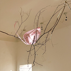 Aufbau der Ausstellung: 'SISTERS OF THE LABYRINTH' von Renate Kordon und Tamara Friebel, KULTUM Graz, 2.-23.März 2024  Foto: KULTUM/Johannes Rauchenberger