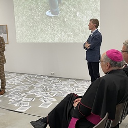 Eröffnung des Spiegelgitterhauses Gleisdorf (Sammlung Wolf) durch Bürgermeister Christoph Stark, Landeshauptmann Christopher Drexler und Diözesanbischof Wilhelm Krautwaschl.Laudatio: Walter Prügger,Einführung in die Ausstellung 'WENDEZEITEN/ZEITENW