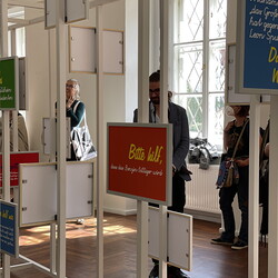 DE PROPAGANDA FIDE. Überraschende Glaubenswerbungen der Katholischen Kirche ? Kuratorenführung mit Johannes Rauchenberger im Rahmen des Galerientags des steirischen herbst, 24.9.2022 Foto: KULTUM/Alexandra Seyi