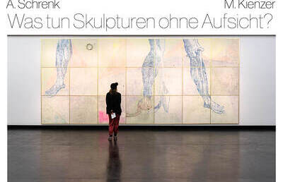 Bild: Anneliese Schrenk: no more kings, queens …, 2024-25, je 1 m2 (21-teilig) |  303x707cm, Leder/Ausstoßhaut auf Keilrahmen, Beine tätowiert + pigmentiert, Hintergrund tätowiert, aufgeraut, gebrannt, pigmentiert, künstliche Wimpern, Rubbeltattoo, U