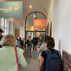 DE PROPAGANDA FIDE. Überraschende Glaubenswerbungen der Katholischen Kirche ? Kuratorenführung mit Johannes Rauchenberger im Rahmen des Galerientags des steirischen herbst, 24.9.2022 Foto: KULTUM/Alexandra Seyi