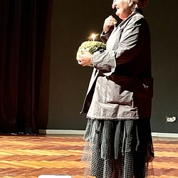 D'ÄRDGEISS_Figurentheater Margrit Gysin / Schweiz. Foto: KULTUM/A. Hopper