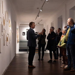 Lange Nacht der Museen, 4.Okt.2025: Führung mit Johannes Rauchenberger durch die Schau 'GOTT HAT KEIN MUSEUM. Aspekte von Religion in Kunst der Gegenwart'